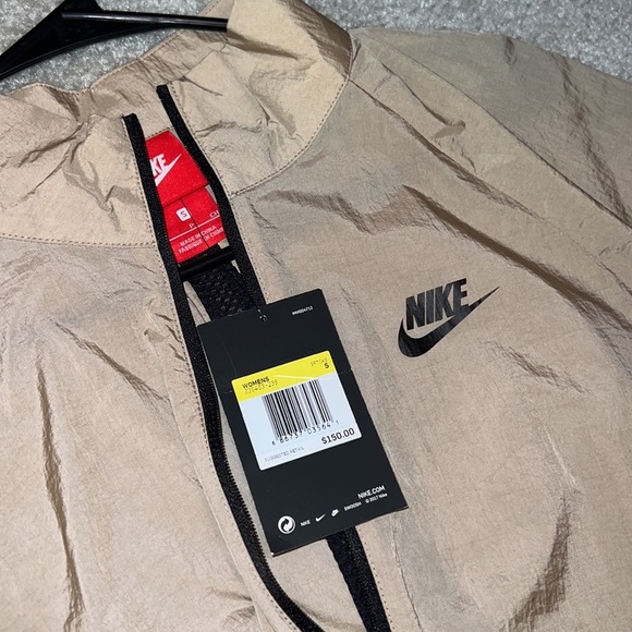 Limited edition NWT women’s Nike brown windbreaker jacket - Picture 4 of 4